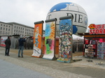 25199 Graffiti on segments Berlin wall.jpg
